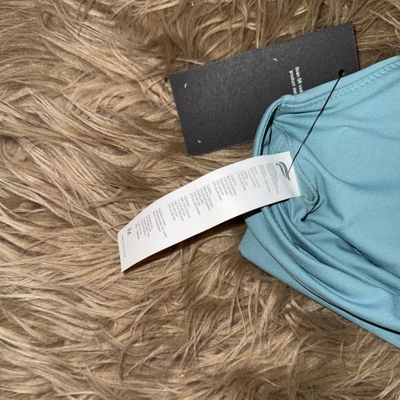 New Fabletics Principal Low Impact Sports Bra Seafoam Women's size M - Picture 6 of 8